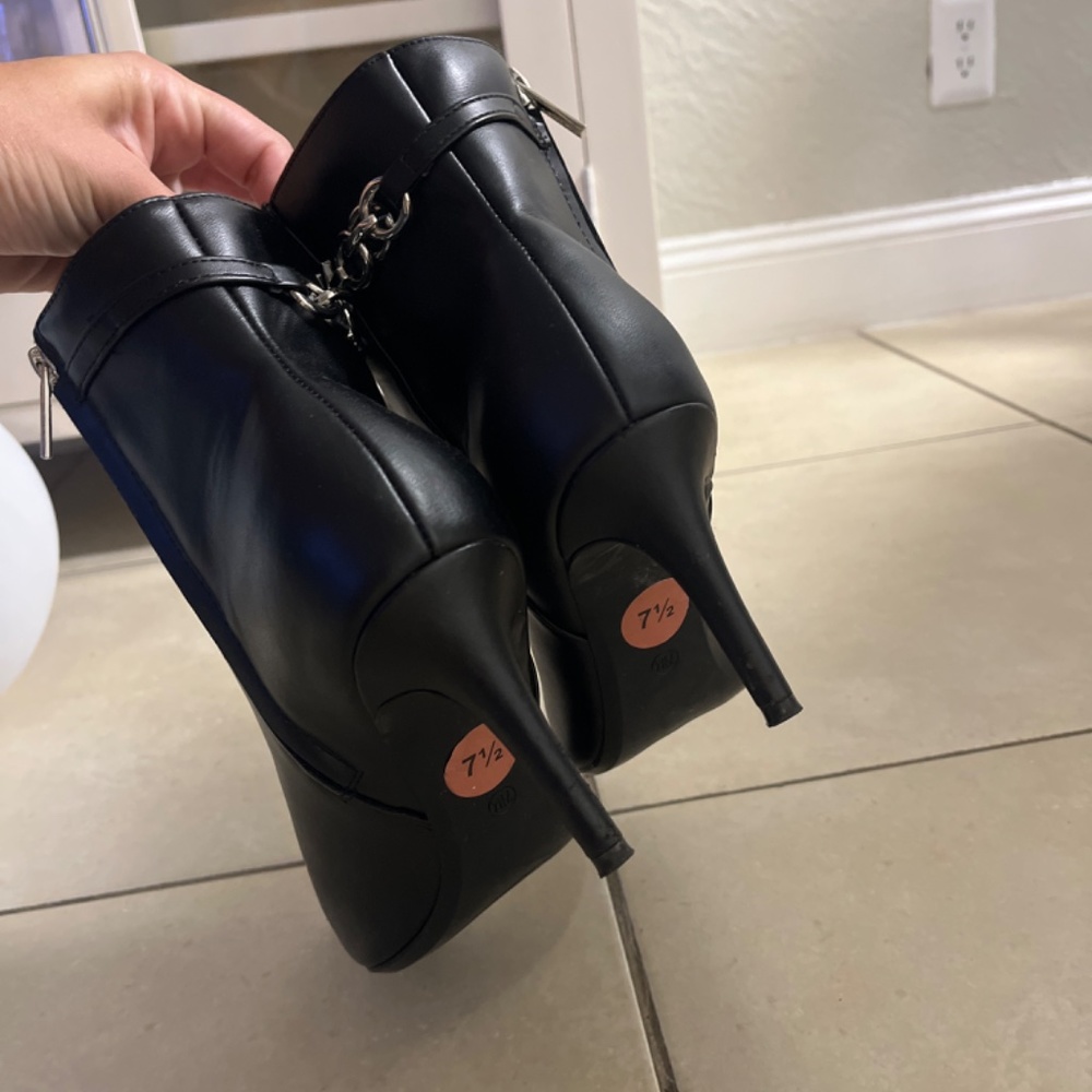 Shoes - Picture 3 of 3